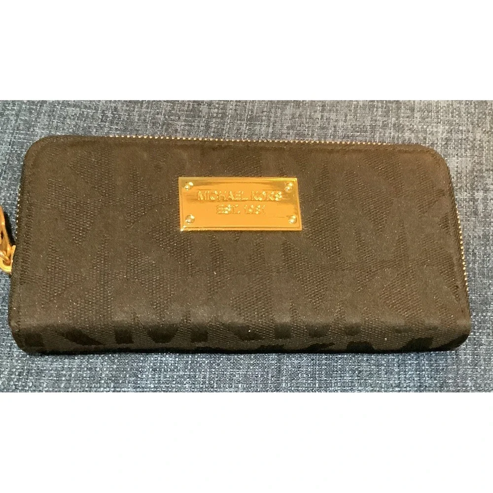 MICHAEL Michael Kors Women Black  Wristlet One Size